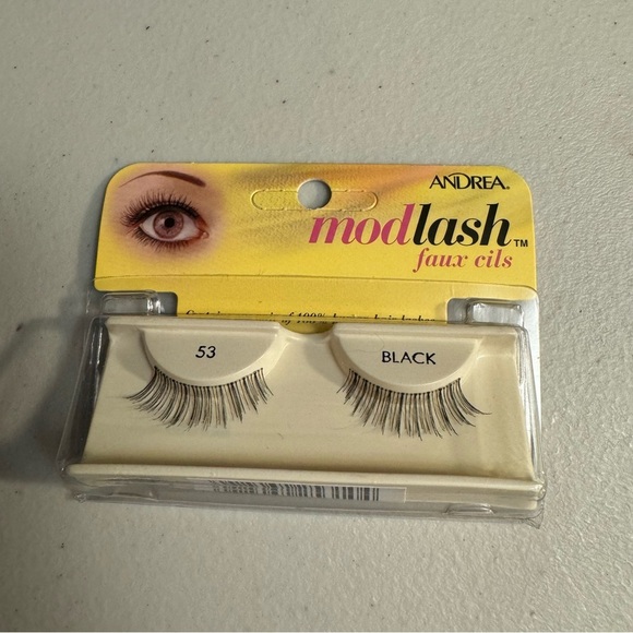 Andrea Eyelashes - Picture 4 of 4